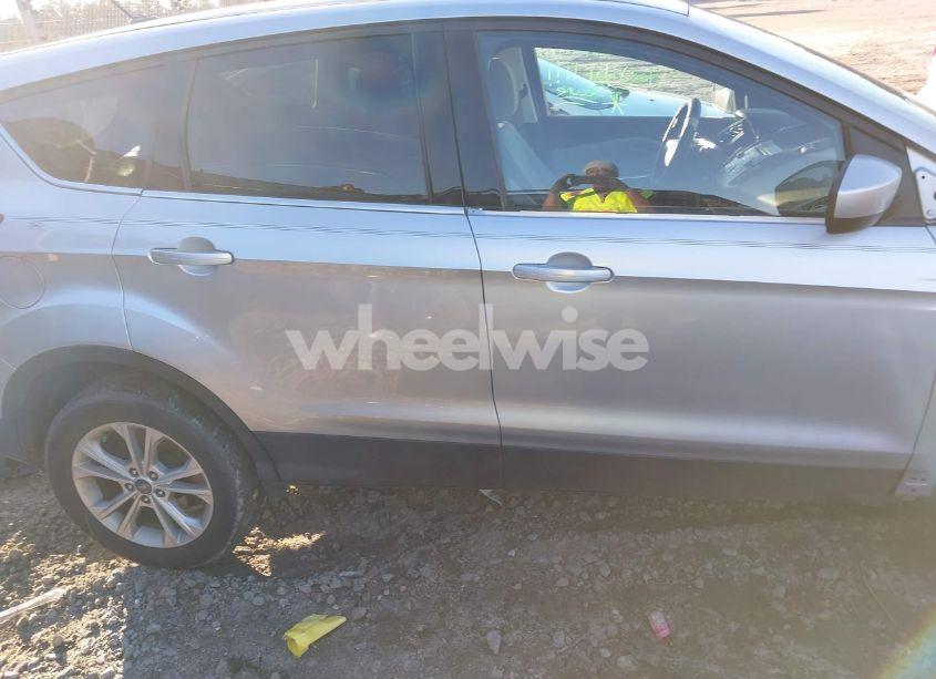 Photo 14 of 2017 Ford Escape SE (VIN 1FMCU0GD8HUB86056)