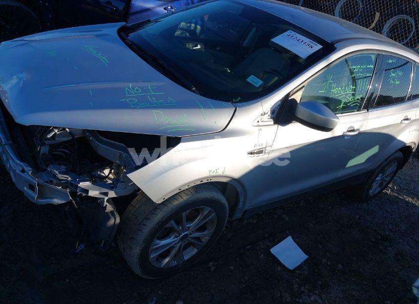 Photo 2 of 2017 Ford Escape SE (VIN 1FMCU0GD8HUB86056)