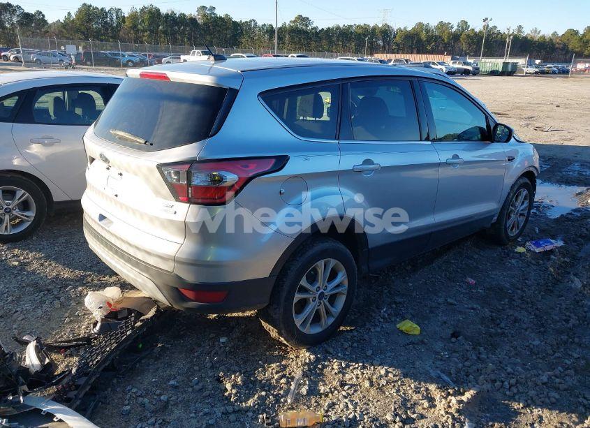 Photo 4 of 2017 Ford Escape SE (VIN 1FMCU0GD8HUB86056)