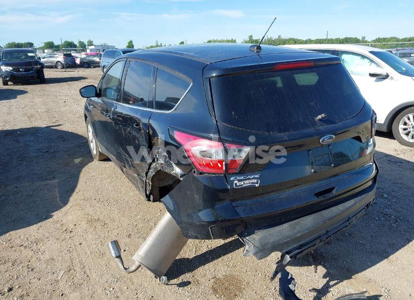 Photo 3 of 2017 Ford Escape SE (VIN 1FMCU0GD8HUB99096)