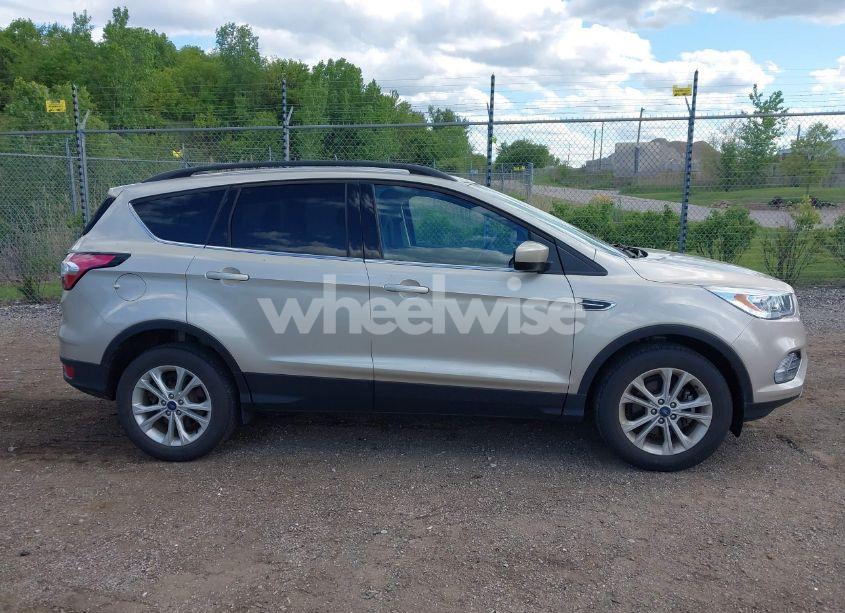 Photo 13 of 2017 Ford Escape SE (VIN 1FMCU0GD8HUC08136)