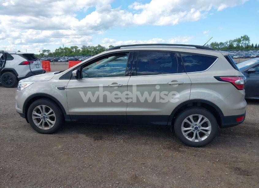 Photo 14 of 2017 Ford Escape SE (VIN 1FMCU0GD8HUC08136)