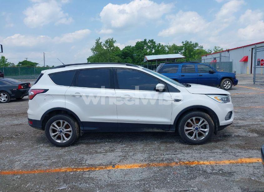 Photo 13 of 2017 Ford Escape SE (VIN 1FMCU0GD8HUC09092)