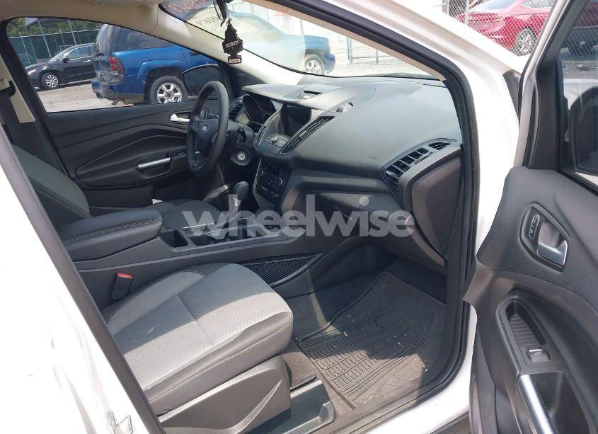 Photo 5 of 2017 Ford Escape SE (VIN 1FMCU0GD8HUC09092)