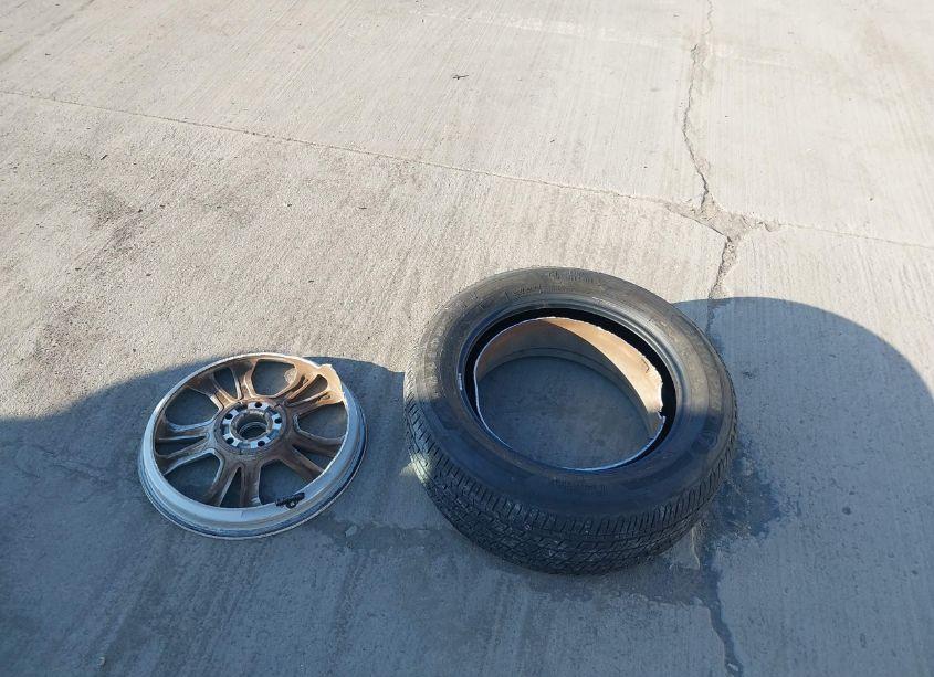 Photo 12 of 2017 Ford Escape SE (VIN 1FMCU0GD8HUC12431)