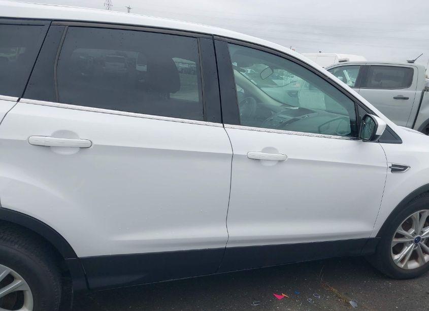Photo 14 of 2017 Ford Escape SE (VIN 1FMCU0GD8HUC12431)