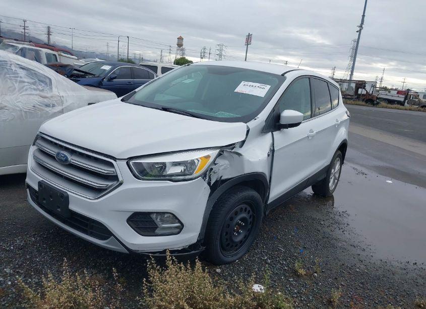 Photo 2 of 2017 Ford Escape SE (VIN 1FMCU0GD8HUC12431)