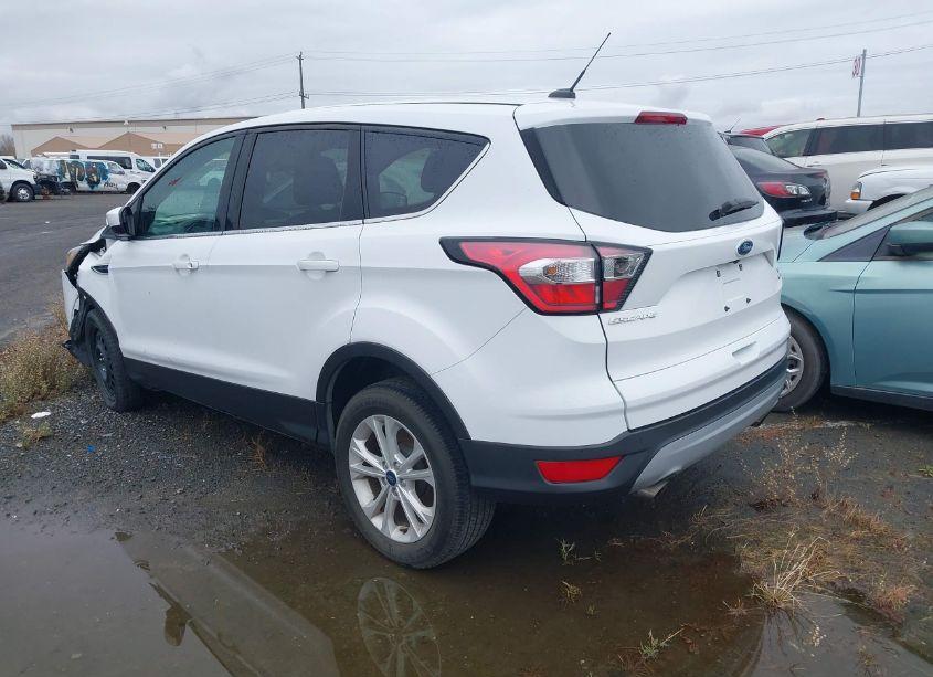 Photo 3 of 2017 Ford Escape SE (VIN 1FMCU0GD8HUC12431)