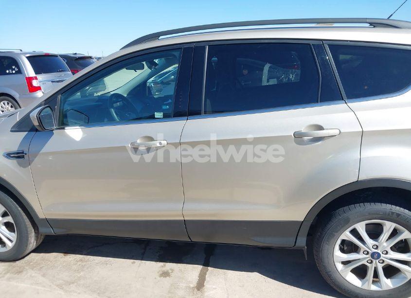 Photo 14 of 2017 Ford Escape SE (VIN 1FMCU0GD8HUC47745)