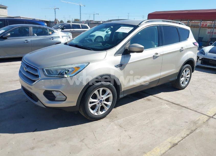 Photo 2 of 2017 Ford Escape SE (VIN 1FMCU0GD8HUC47745)