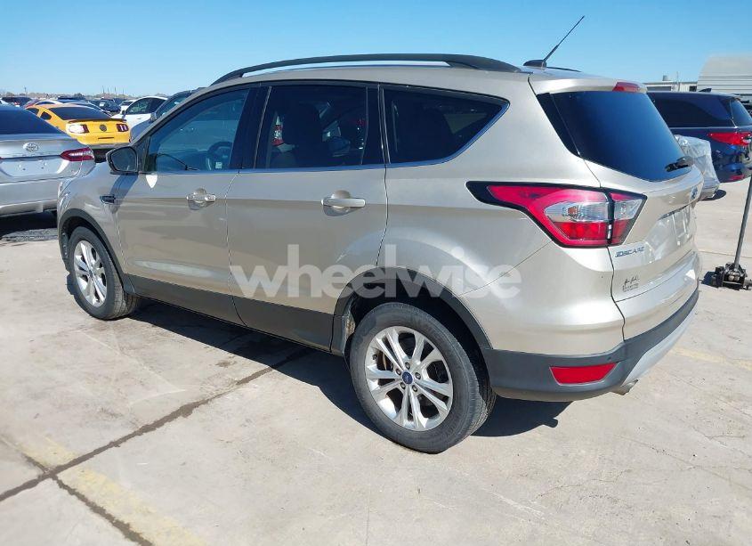 Photo 3 of 2017 Ford Escape SE (VIN 1FMCU0GD8HUC47745)