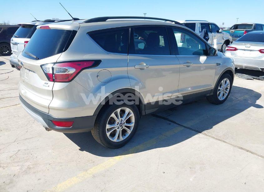 Photo 4 of 2017 Ford Escape SE (VIN 1FMCU0GD8HUC47745)