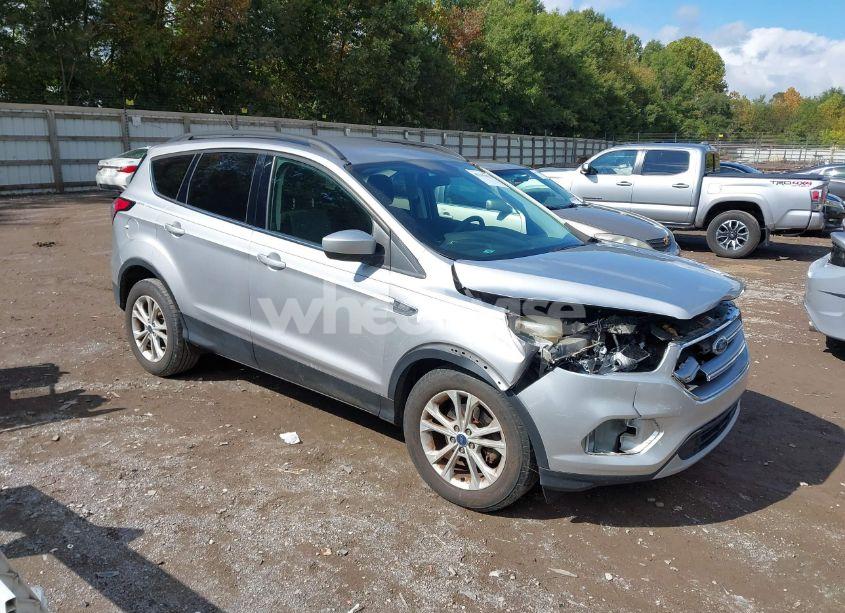 2017 Ford Escape SE (VIN 1FMCU0GD8HUC64271) main photo