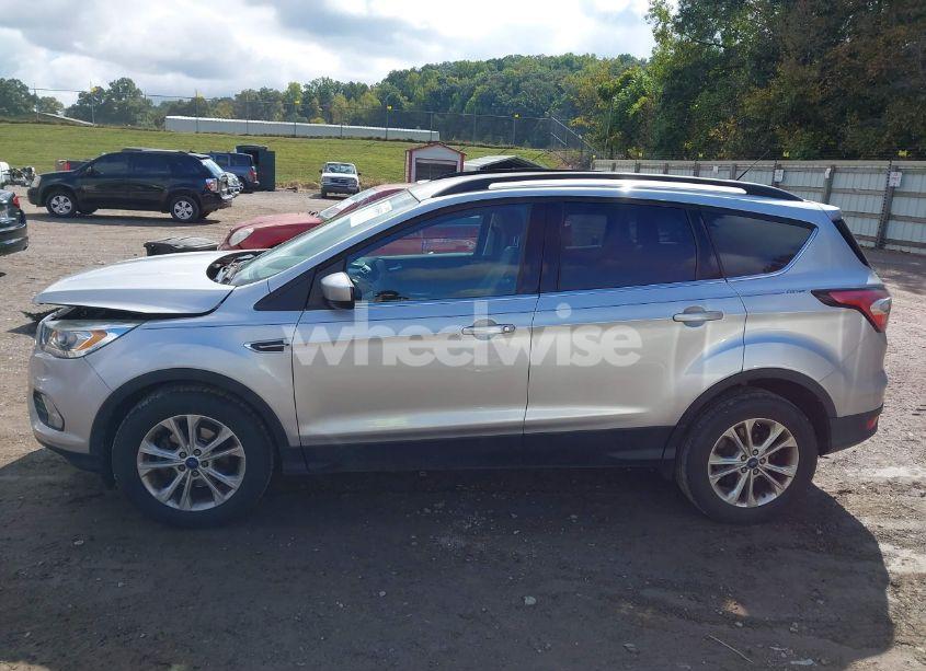 Photo 14 of 2017 Ford Escape SE (VIN 1FMCU0GD8HUC64271)