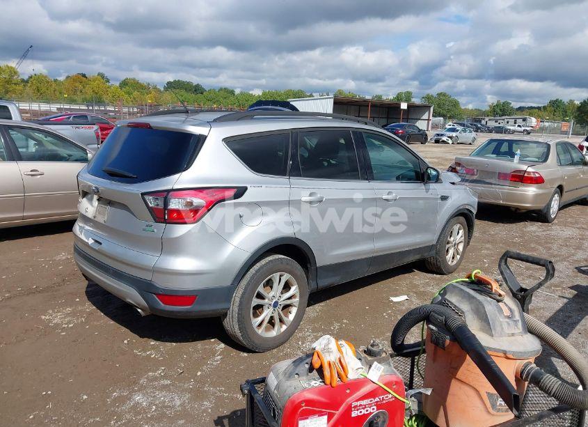 Photo 4 of 2017 Ford Escape SE (VIN 1FMCU0GD8HUC64271)