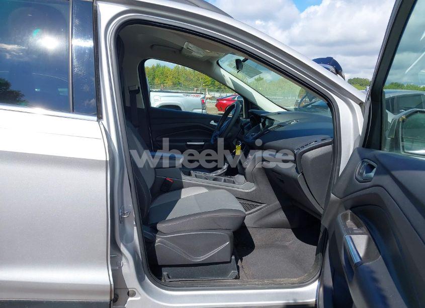 Photo 5 of 2017 Ford Escape SE (VIN 1FMCU0GD8HUC64271)