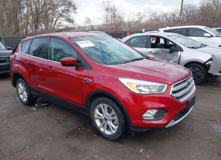 2017 Ford Escape SE (VIN 1FMCU0GD8HUD11105) main photo