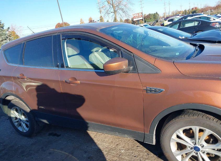 Photo 13 of 2017 Ford Escape SE (VIN 1FMCU0GD8HUD27529)