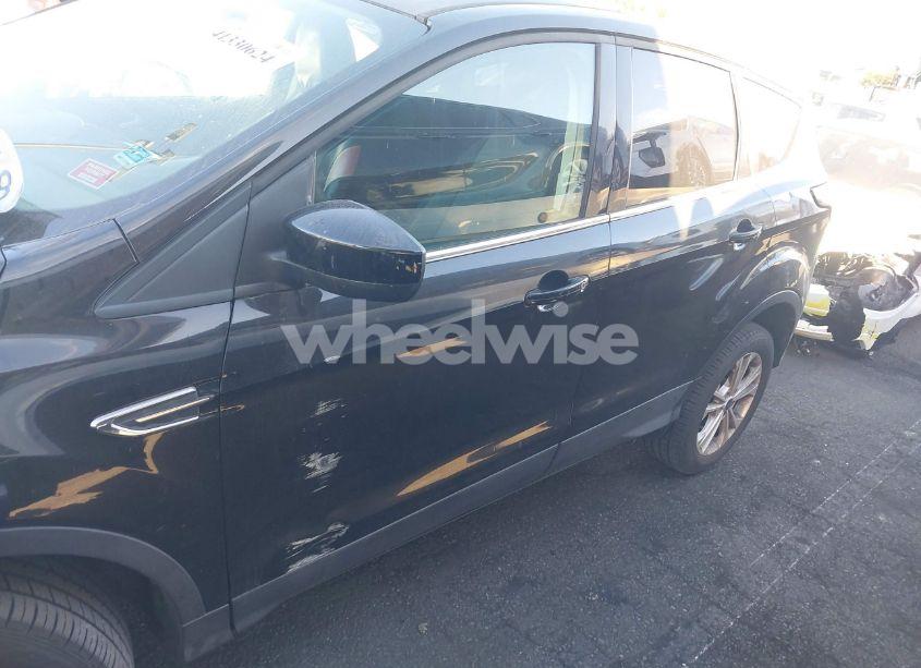 Photo 14 of 2017 Ford Escape SE (VIN 1FMCU0GD8HUD54133)