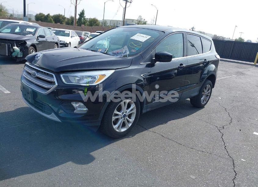 Photo 2 of 2017 Ford Escape SE (VIN 1FMCU0GD8HUD54133)