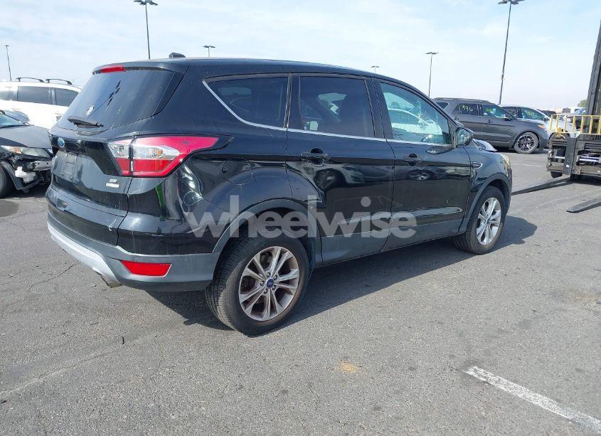 Photo 4 of 2017 Ford Escape SE (VIN 1FMCU0GD8HUD54133)