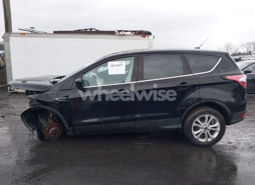 Photo 14 of 2017 Ford Escape SE (VIN 1FMCU0GD8HUD71949)