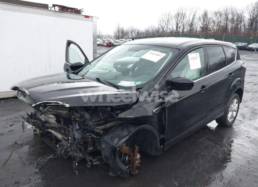 Photo 2 of 2017 Ford Escape SE (VIN 1FMCU0GD8HUD71949)