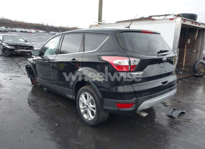 Photo 3 of 2017 Ford Escape SE (VIN 1FMCU0GD8HUD71949)