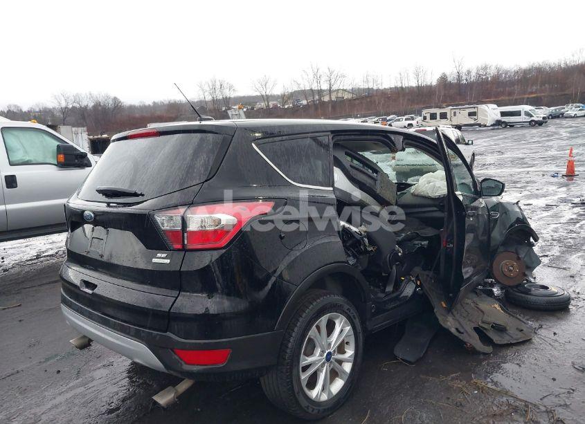 Photo 4 of 2017 Ford Escape SE (VIN 1FMCU0GD8HUD71949)