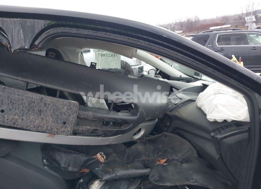 Photo 5 of 2017 Ford Escape SE (VIN 1FMCU0GD8HUD71949)