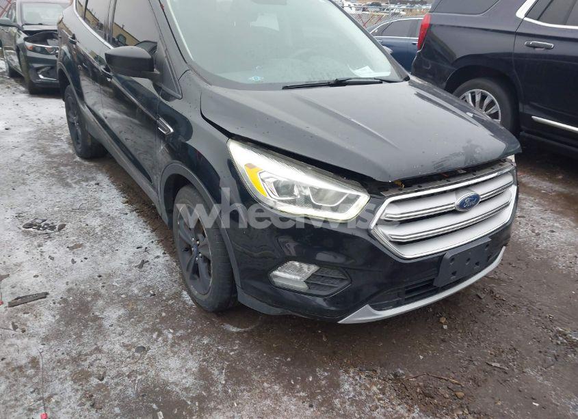 2017 Ford Escape SE (VIN 1FMCU0GD8HUE27467) main photo
