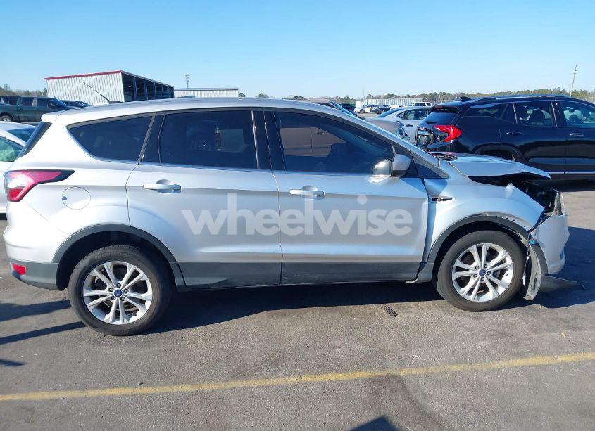 Photo 13 of 2017 Ford Escape SE (VIN 1FMCU0GD8HUE37870)