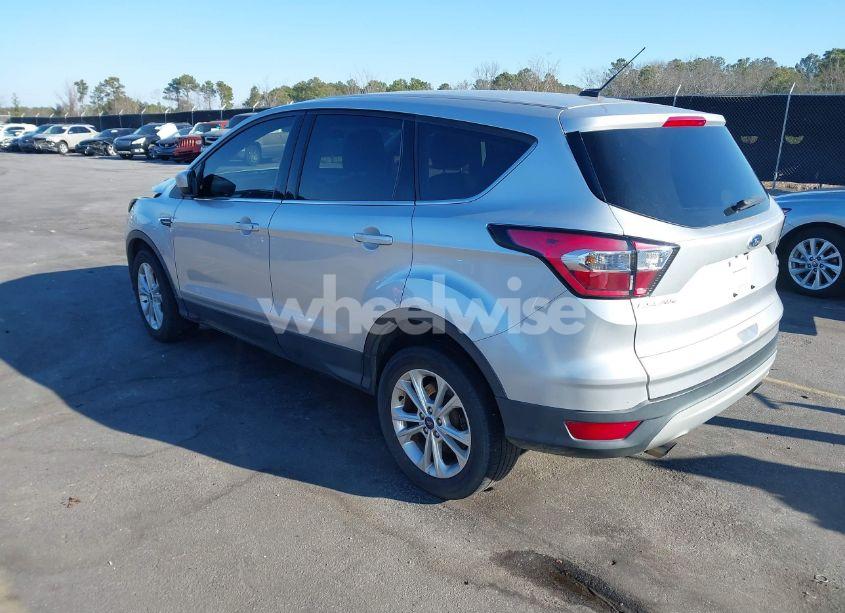 Photo 3 of 2017 Ford Escape SE (VIN 1FMCU0GD8HUE37870)