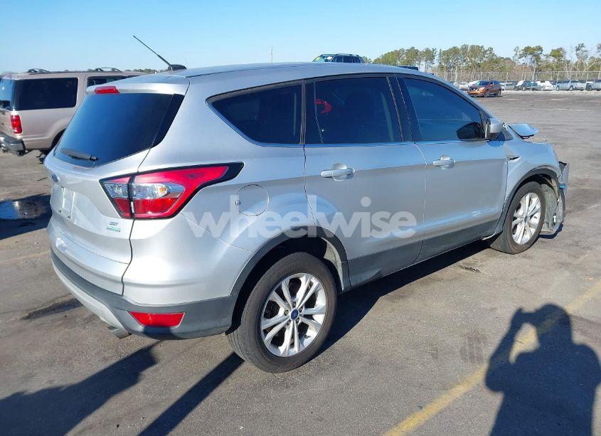 Photo 4 of 2017 Ford Escape SE (VIN 1FMCU0GD8HUE37870)