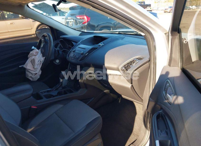 Photo 5 of 2017 Ford Escape SE (VIN 1FMCU0GD8HUE37870)