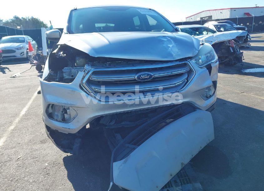 Photo 6 of 2017 Ford Escape SE (VIN 1FMCU0GD8HUE37870)