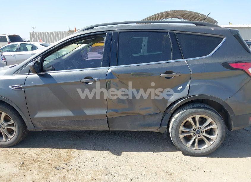 Photo 14 of 2018 Ford Escape SE (VIN 1FMCU0GD8JUA63895)