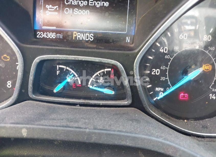 Photo 15 of 2018 Ford Escape SE (VIN 1FMCU0GD8JUA63895)