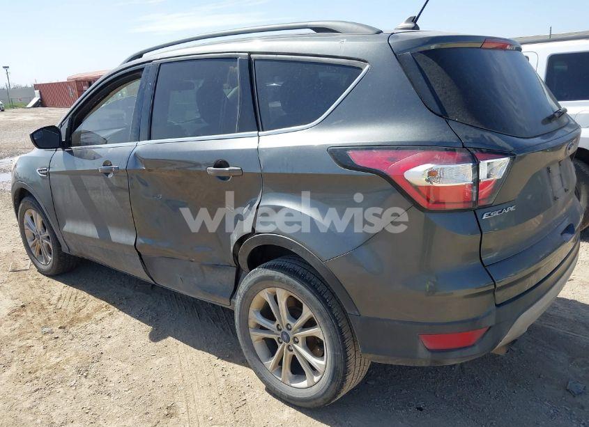 Photo 3 of 2018 Ford Escape SE (VIN 1FMCU0GD8JUA63895)