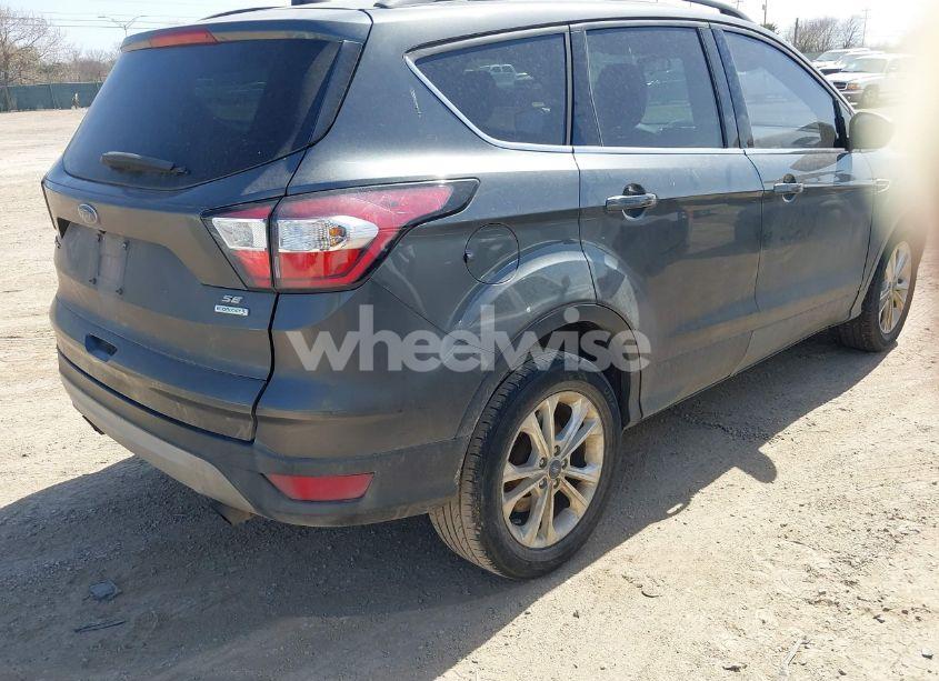 Photo 4 of 2018 Ford Escape SE (VIN 1FMCU0GD8JUA63895)