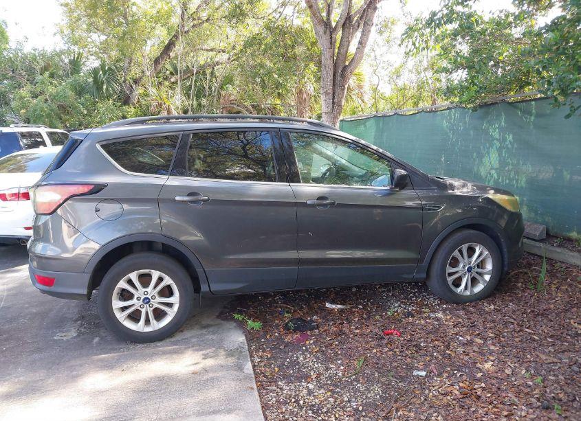 Photo 13 of 2018 Ford Escape SE (VIN 1FMCU0GD8JUA65680)