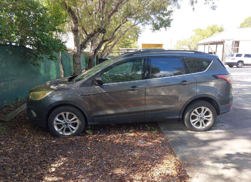Photo 14 of 2018 Ford Escape SE (VIN 1FMCU0GD8JUA65680)