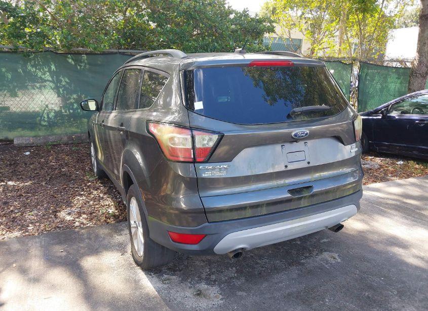 Photo 3 of 2018 Ford Escape SE (VIN 1FMCU0GD8JUA65680)