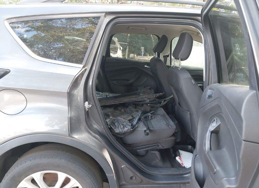 Photo 8 of 2018 Ford Escape SE (VIN 1FMCU0GD8JUA65680)