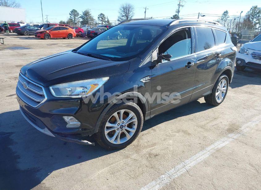 Photo 2 of 2018 Ford Escape SE (VIN 1FMCU0GD8JUA89123)