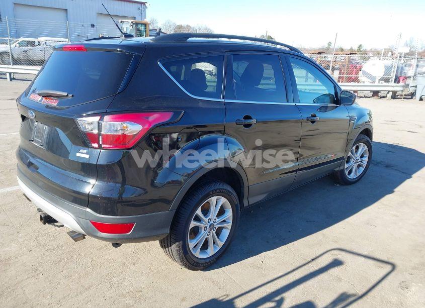 Photo 4 of 2018 Ford Escape SE (VIN 1FMCU0GD8JUA89123)