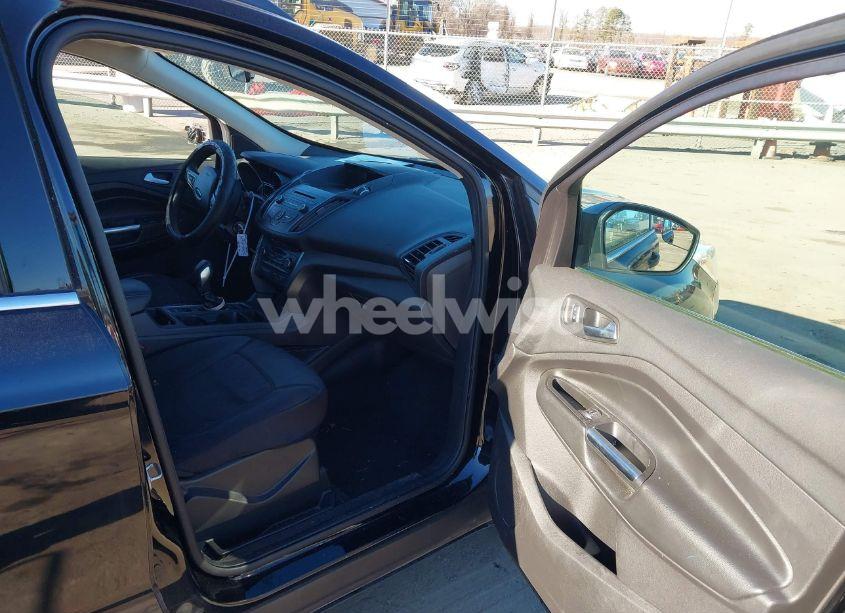 Photo 5 of 2018 Ford Escape SE (VIN 1FMCU0GD8JUA89123)