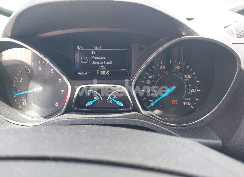 Photo 15 of 2018 Ford Escape SE (VIN 1FMCU0GD8JUB45769)
