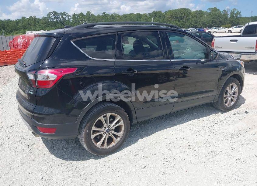 Photo 4 of 2018 Ford Escape SE (VIN 1FMCU0GD8JUB45769)