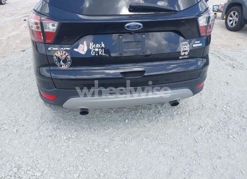 Photo 6 of 2018 Ford Escape SE (VIN 1FMCU0GD8JUB45769)